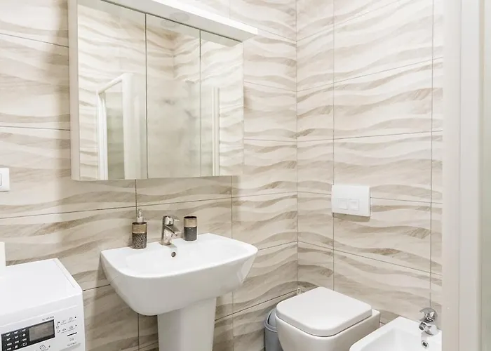 1br Skyline View - *