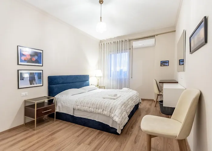 1br Skyline View - *